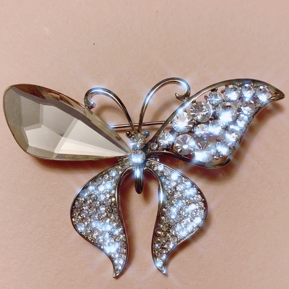 Super Sparkly Butterfly Brooch - Picture 2 of 5